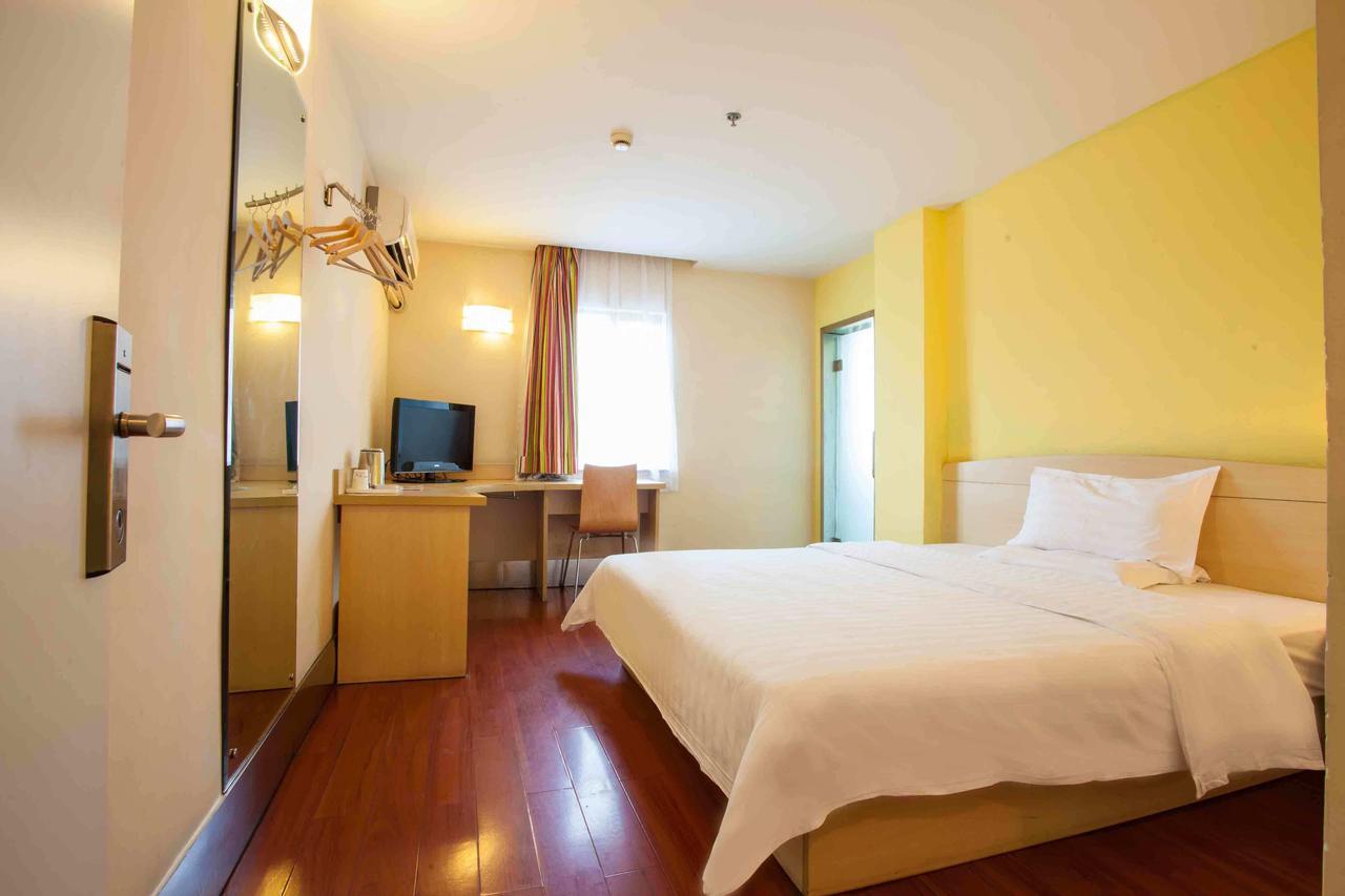 7Days Inn Huizhou Xiaojinkou Room photo