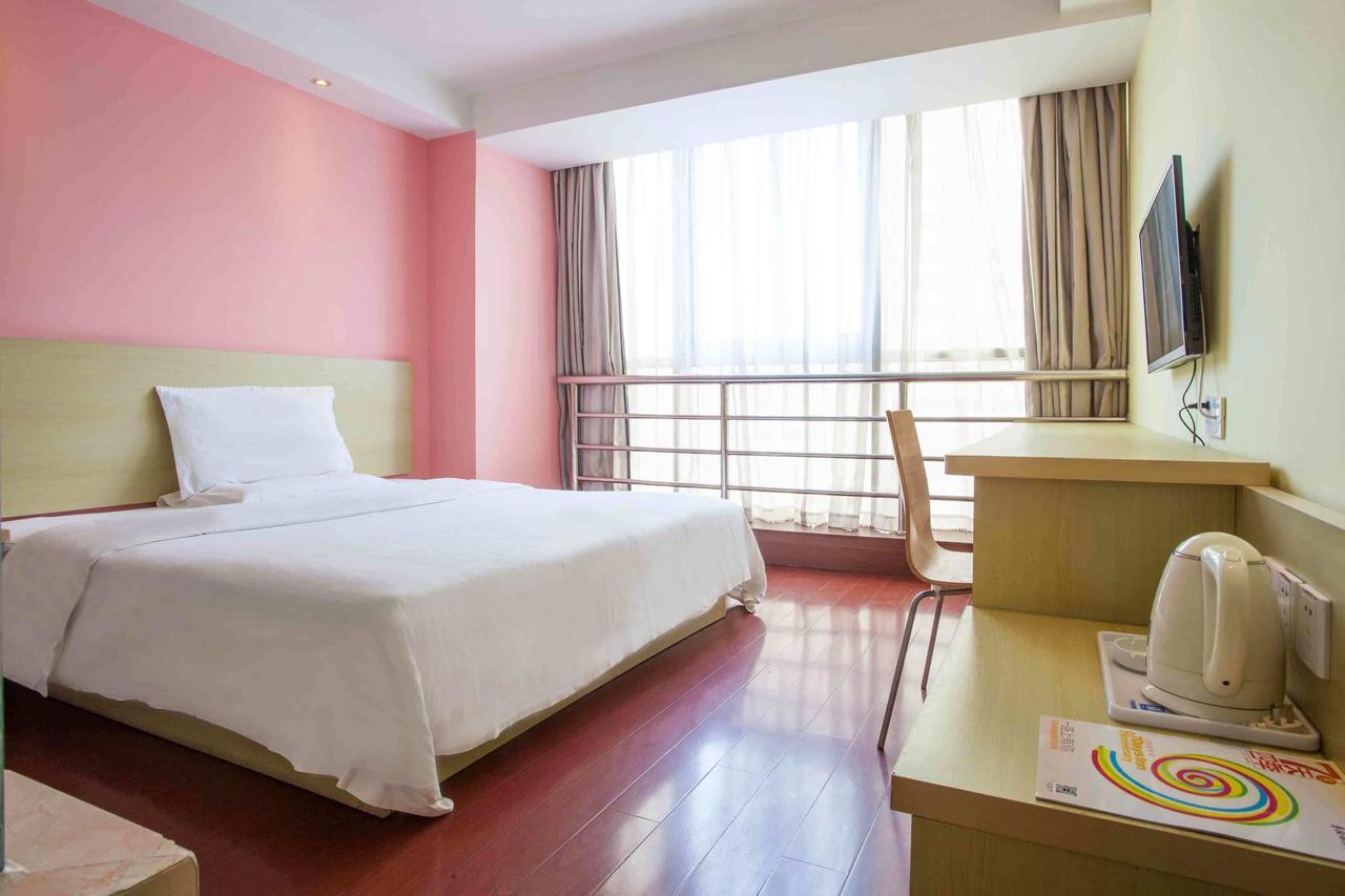 7Days Inn Huizhou Xiaojinkou Room photo