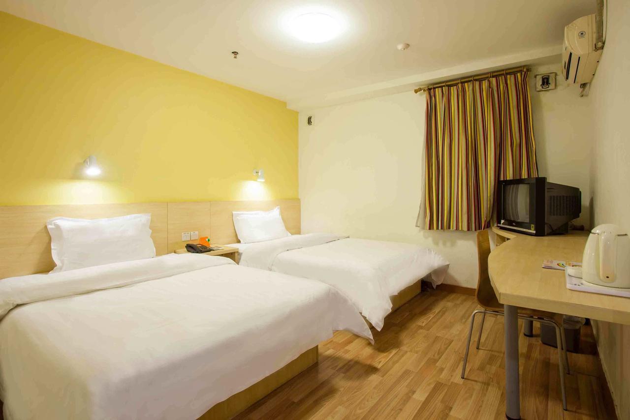 7Days Inn Huizhou Xiaojinkou Room photo