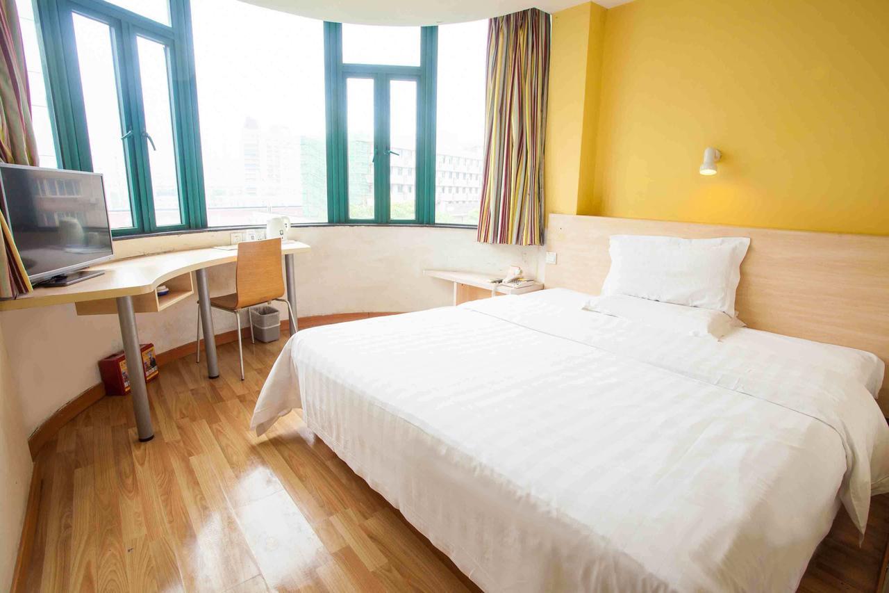 7Days Inn Huizhou Xiaojinkou Room photo
